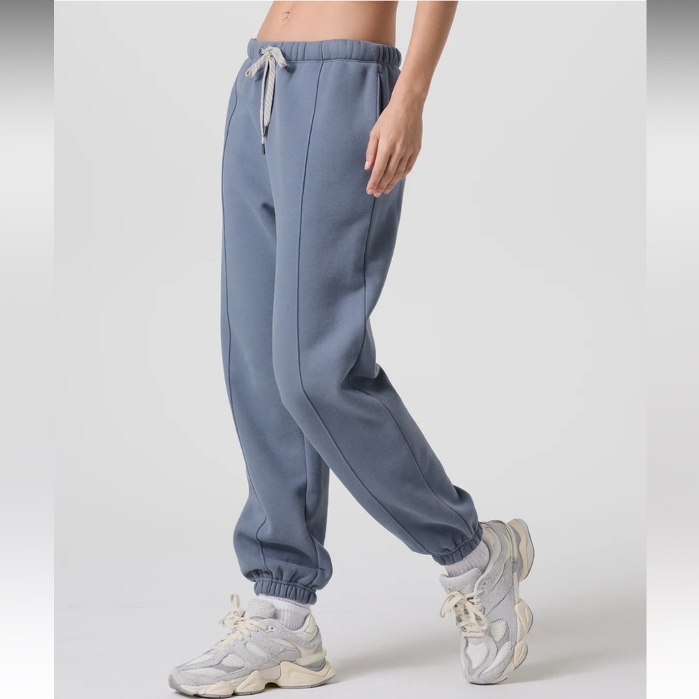 Vuori Restore Sweatpant Large Color: Blue Heron NWT